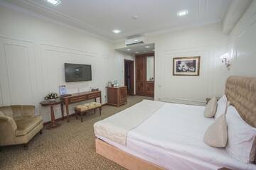 Номер Делюкс в Отеле Plaza Hotel Almaty